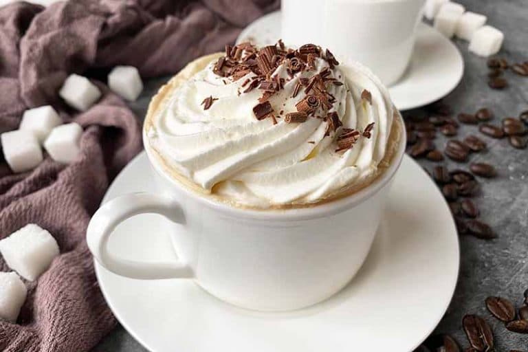 Cappuccino à la Crème Chantilly